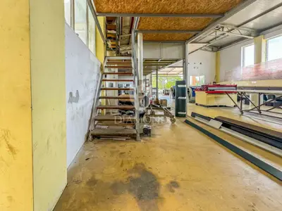 Poslovna hala 280 m², Umag - ured i wc - 8