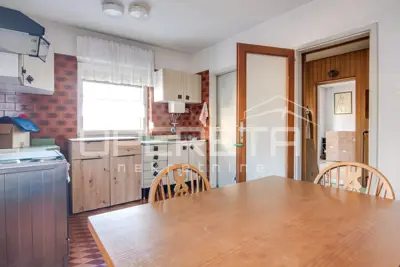 Family house 325 m², Maksimir, quiet location - 5