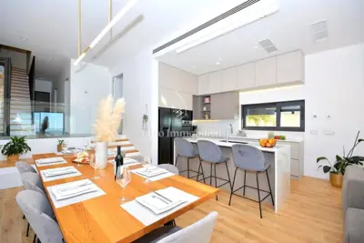House for sale in Grad, 325 m² - 5