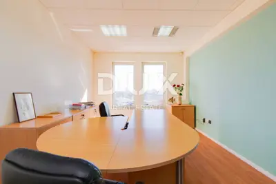 RIJEKA, VIŠKOVO - Excellent commercial space in the center - 3