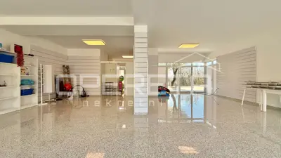 Gewerbefläche 115 m², Starigrad Paklenica, an der Hauptverkehrsstraße - 2