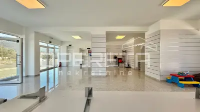 Gewerbefläche 115 m², Starigrad Paklenica, an der Hauptverkehrsstraße - 4