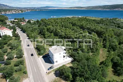 Gewerbefläche 115 m², Starigrad Paklenica, an der Hauptverkehrsstraße - 12