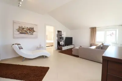 Apartment 80 m², Poreč - newly renovated and terrace