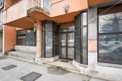 Gewerbefläche 130 m², Zentrum von Metković, verglaste Fassade - 13