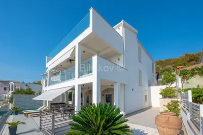 Okrug Donji, luxuriöse Familienvilla 450 m², zu verkaufen