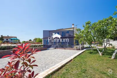 Villa 260 m², Marčana - Pool und Grundstück 850 m² - 2