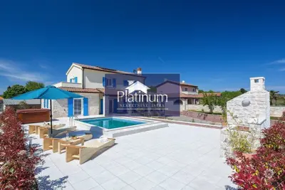 Villa 260 m², Marčana - pool and garden 850 m²