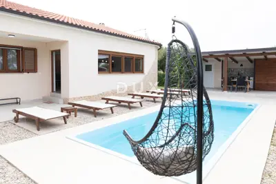 House 101 m², Rovinj - pool and summer kitchen - 18