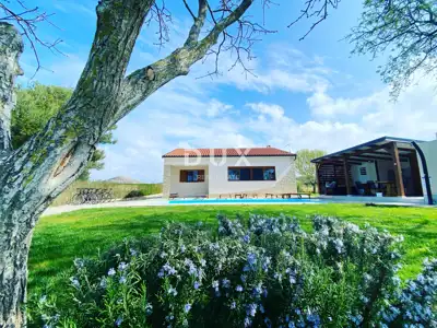 House 101 m², Rovinj - pool and summer kitchen - 1