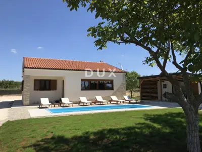 House 101 m², Rovinj - pool and summer kitchen - 3