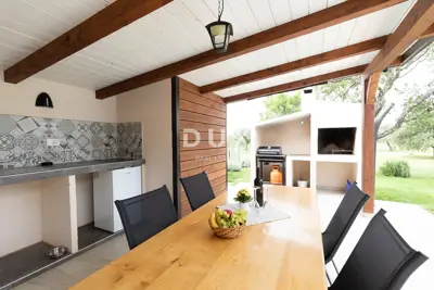 House 101 m², Rovinj - pool and summer kitchen - 22