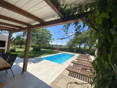House 101 m², Rovinj - pool and summer kitchen - 20