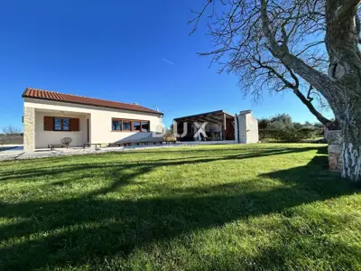House 101 m², Rovinj - pool and summer kitchen - 2