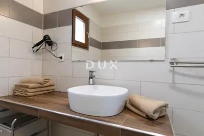 House 101 m², Rovinj - pool and summer kitchen - 14