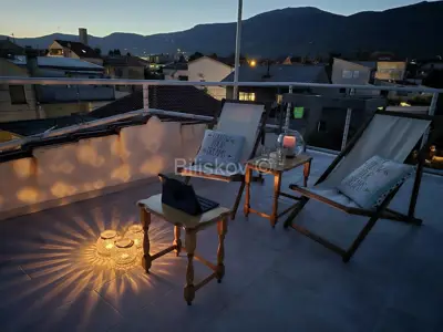 Kuća 97 m², Kaštel Lukšić - stara jezgra i terasa - 2