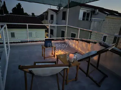 Kuća 97 m², Kaštel Lukšić - stara jezgra i terasa - 13