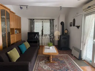 Stan 117 m², Malinska - centar, 4 balkona i pogled na more - 2