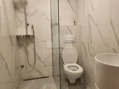 Haus 360 m², Njivice na Krku - 5 Apartments und etabliertes Geschäft - 8