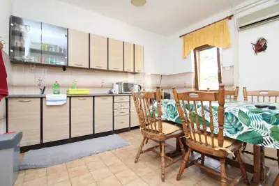 Kuća 262 m², Kršan - dvije stambene jedinice - 14