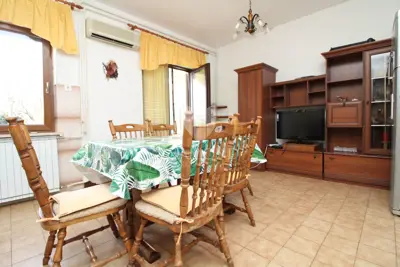 Kuća 262 m², Kršan - dvije stambene jedinice - 13