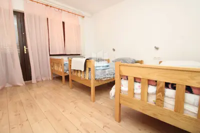 Kuća 262 m², Kršan - dvije stambene jedinice - 18