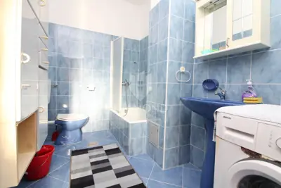 Kuća 262 m², Kršan - dvije stambene jedinice - 16