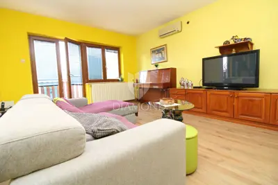 Kuća 262 m², Kršan - dvije stambene jedinice - 6