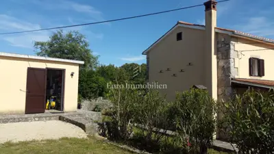 Otok Krk - samostojeća kuća s lijepom okućnicom - 7