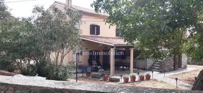 Otok Krk - samostojeća kuća s lijepom okućnicom - 3