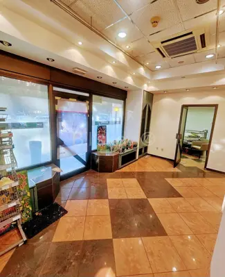 Gewerbefläche 182 m², Prečko, Ladenlokal an der Straße