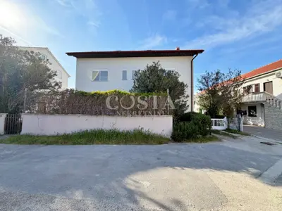 Apartmanska kuća 319 m², Sabunike - 3 apartmana i vrt - 20