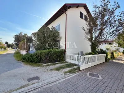 Apartmanska kuća 319 m², Sabunike - 3 apartmana i vrt - 19