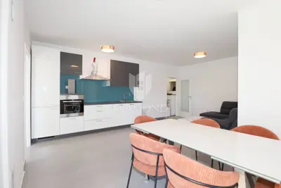 Wohnung zum Kauf in Rovinj, 56 m² - 3
