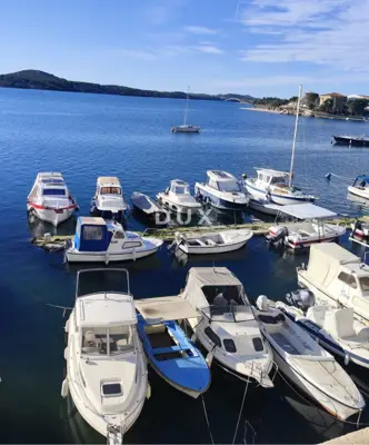 Haus 450 m², Šibenik - Dolac, erste Reihe zum Meer - 4