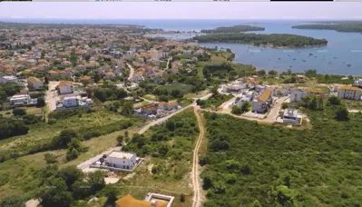 Građevinsko zemljište 1 000 m², Medulin - južna orijentacija