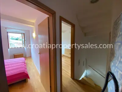 Stan, prizemlje, Otok Brač - centar mjesta - 3