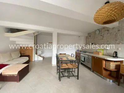 Stan, prizemlje, Otok Brač - centar mjesta - 5