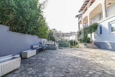 Prodaje se etaža kuće s vrtom na najtraženijoj lokaciji u Puli!