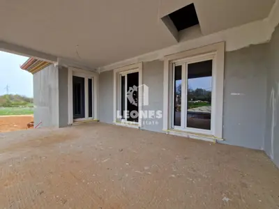 Kuća 173 m², Momjan - bazen i 2 terase - 20