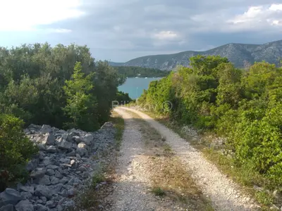 Baugrundstück 1 607 m², Račišće, ruhige Lage am Meer - 4