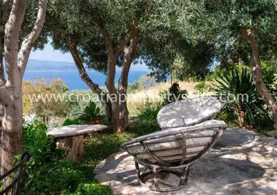 House, Brač, 302 m², 1 200 000 € - 11