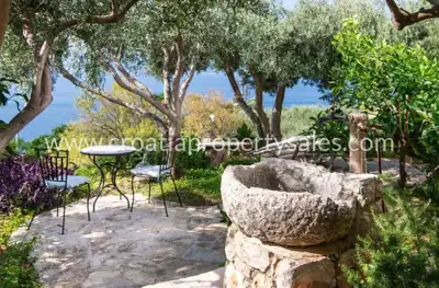 House, Brač, 302 m², 1 200 000 € - 12