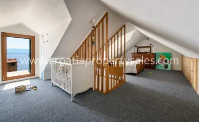 House, Brač, 302 m², 1 200 000 € - 9