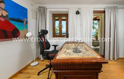 House, Brač, 302 m², 1 200 000 € - 7