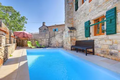 Svetvinčenat, surroundings, Istrian stone house with pool