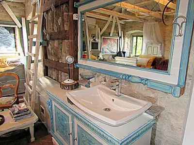 Stone house in Marčana, rustic style and furnished - 17