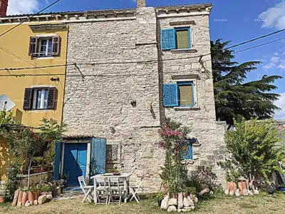 Stone house in Marčana, rustic style and furnished