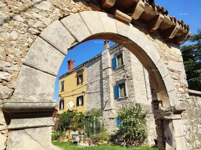 Stone house in Marčana, rustic style and furnished - 2