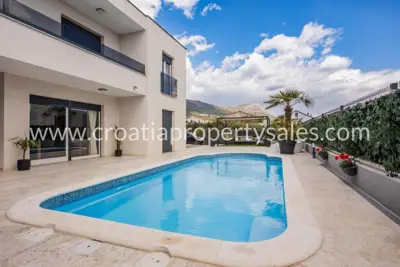 Kuća, Kaštela, 180 m², 1 100 000 €